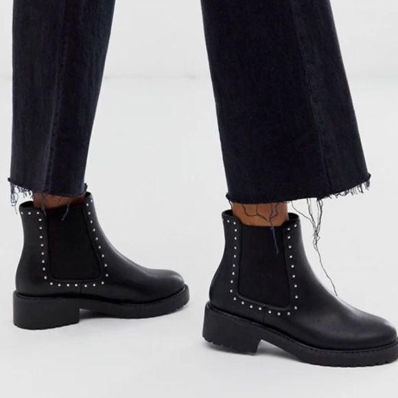 London Rebel chunky flat chelsea boots in black - Picture 2 of 4